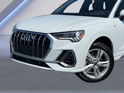 Used 2024 Audi Q3 2.0T Premium Plus w/ Premium Plus Package AWD/4WD image 1