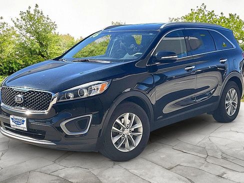 Used 2016 Kia Sorento AWD image 1