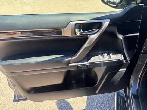 Used 2020 Lexus GX 460 Premium w/ Premium Package AWD/4WD image 18