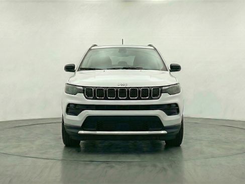 Used 2025 Jeep Compass Limited image 2