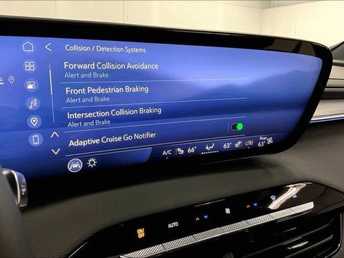 Used 2025 Buick Enclave Sport Touring w/ Power Package image 36