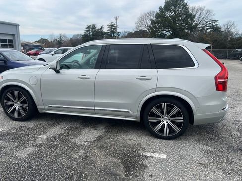 Used 2022 Volvo XC90 T8 Inscription w/ Advanced Package image 3