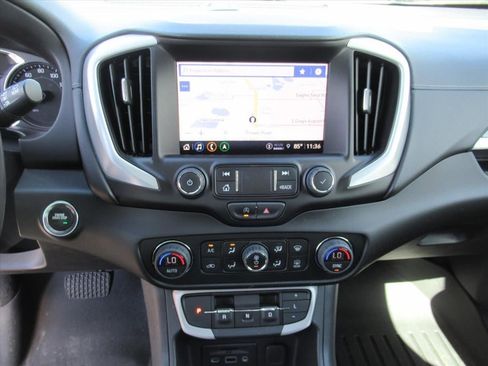 Used 2022 GMC Terrain SLT w/ Infotainment Package II AWD/4WD image 25