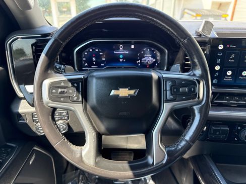 Used 2022 Chevrolet Silverado 1500 LTZ AWD/4WD image 14
