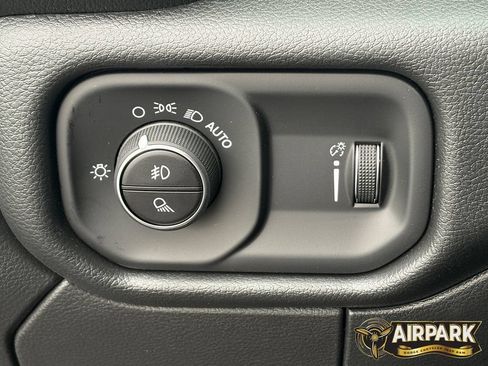 New 2026 RAM 2500 Tradesman AWD/4WD image 17