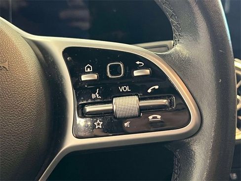 Certified 2021 Mercedes-Benz GLB 250 4MATIC image 23