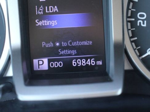 Certified 2020 Toyota Tacoma SR5 image 30