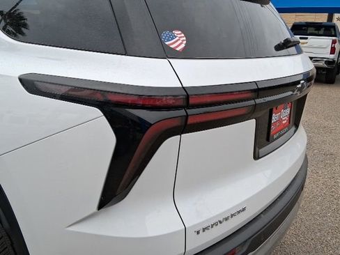 New 2026 Chevrolet Traverse LT w/ LPO, Floor Liner Package FWD image 10