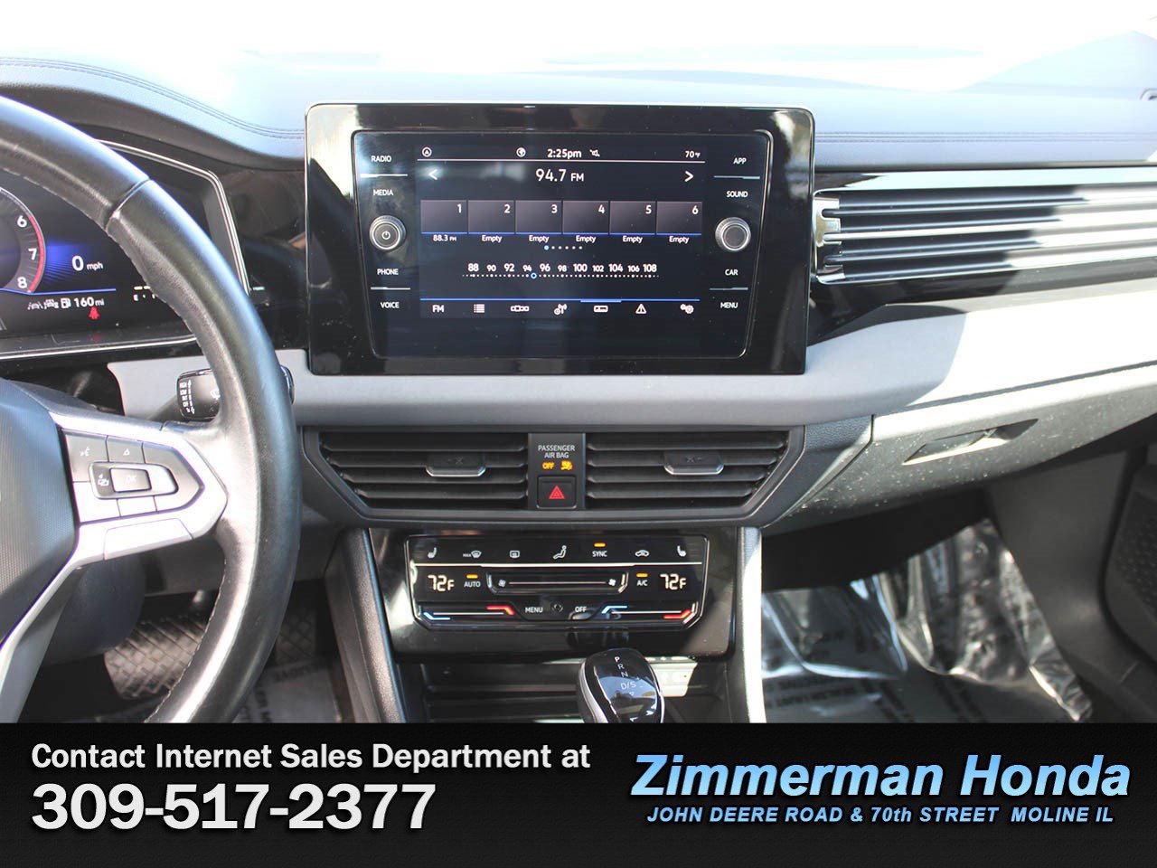 Used 2025 Volkswagen Jetta SE FWD image 15