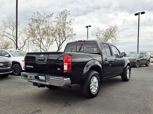 Used 2015 Nissan Frontier SV image 6