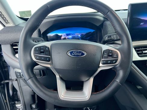 Used 2025 Ford Explorer Active image 15