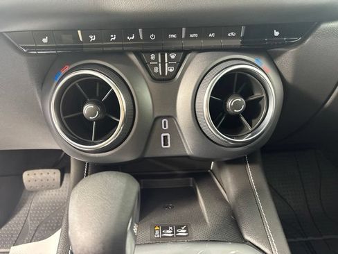 Used 2024 Chevrolet Blazer LT w/ Convenience Package FWD image 6