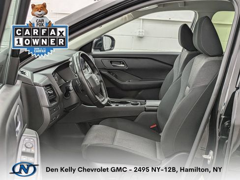 Used 2025 Nissan Rogue SV AWD/4WD image 3
