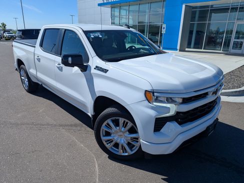 Certified 2025 Chevrolet Silverado 1500 RST AWD/4WD image 3