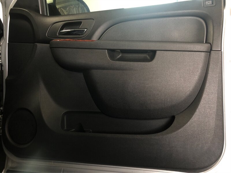Used 2010 GMC Yukon SLT AWD/4WD image 18