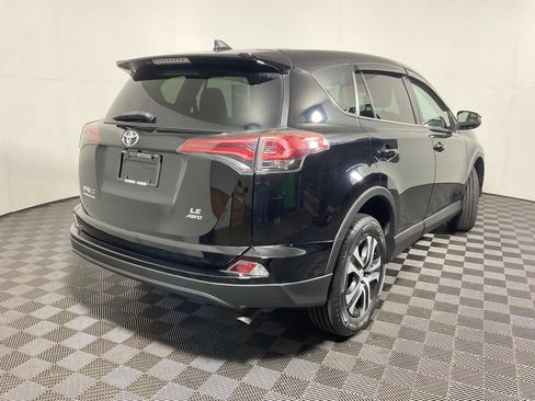 Used 2018 Toyota RAV4 LE w/ Carpet Mat Package AWD/4WD image 15