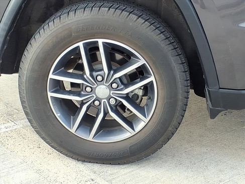 Used 2017 Jeep Grand Cherokee Limited w/ Trailer Tow Group IV image 6