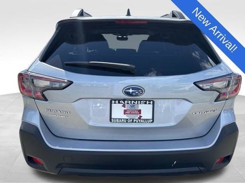 Used 2025 Subaru Outback Premium AWD/4WD image 6