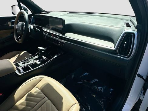 Certified 2025 Kia Sorento SX Prestige w/ Olive Brown Leather Package image 31