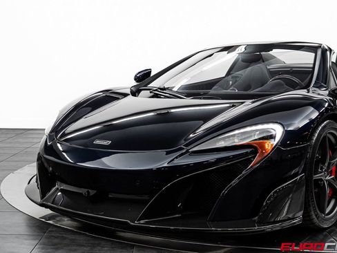 Used 2016 McLaren 675LT Spider image 19