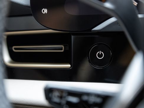 New 2026 Porsche Taycan 4S AWD/4WD image 17