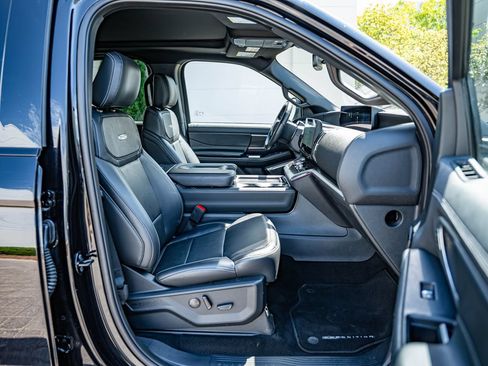 Used 2025 Ford Expedition Max Platinum w/ Stealth Appearance Package AWD/4WD image 40