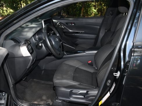 Used 2022 Toyota C-HR Nightshade FWD image 7