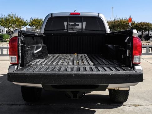 Used 2016 Toyota Tacoma TRD Sport w/ Towing Package image 49