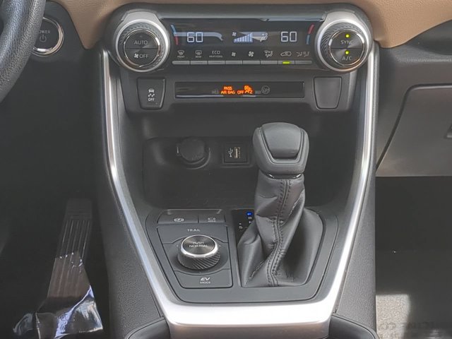 Certified 2024 Toyota RAV4 XLE w/ Convenience Package AWD/4WD image 18