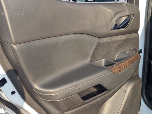 Used 2022 GMC Acadia Denali image 12