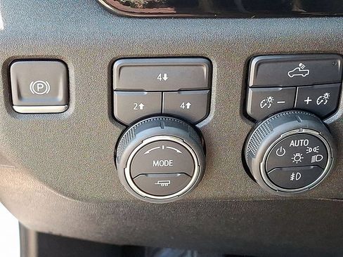 Used 2025 Chevrolet Silverado 2500 LT w/ Convenience Package AWD/4WD image 21