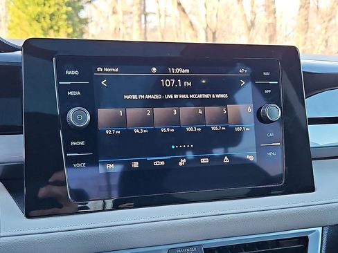 Certified 2025 Volkswagen Taos SEL image 20