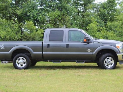 Used 2016 Ford F250 XLT w/ XLT Value Package image 3