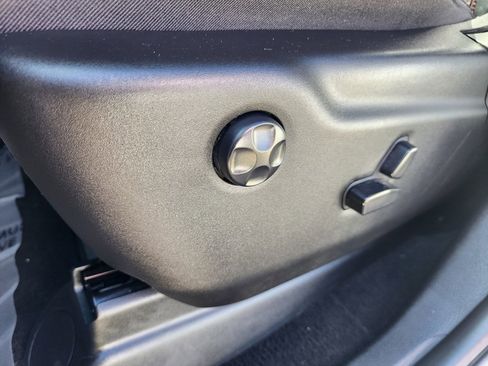 Used 2023 Dodge Durango GT image 11