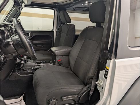 Used 2022 Jeep Wrangler Sport AWD/4WD image 7