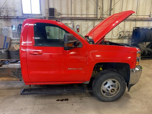 Used 2018 Chevrolet Silverado 3500 LT image 22