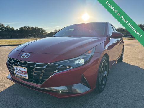 Used 2022 Hyundai Elantra Limited image 3