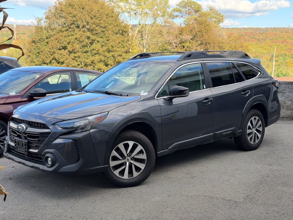Used 2023 Subaru Outback Premium AWD/4WD image 1