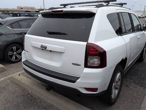 Used 2014 Jeep Compass Latitude AWD/4WD image 6