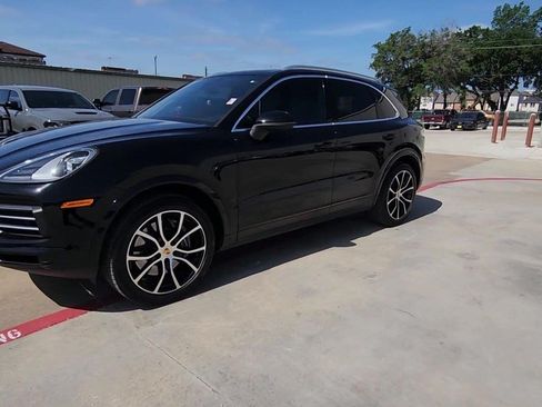 Used 2022 Porsche Cayenne AWD/4WD image 4