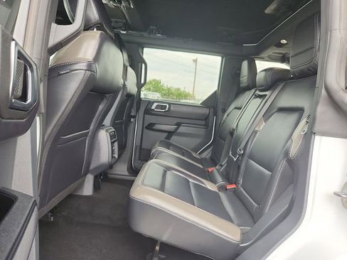Certified 2025 Ford Bronco Outer Banks AWD/4WD image 6