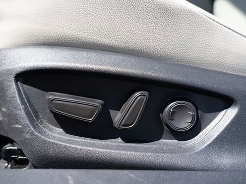 Used 2025 Toyota Camry XLE AWD/4WD image 20