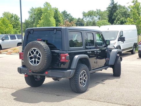 Used 2024 Jeep Wrangler Unlimited Rubicon AWD/4WD image 2