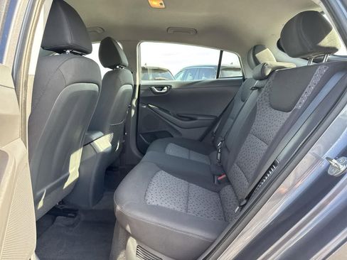 Used 2019 Hyundai Ioniq Plug-In Hybrid image 18