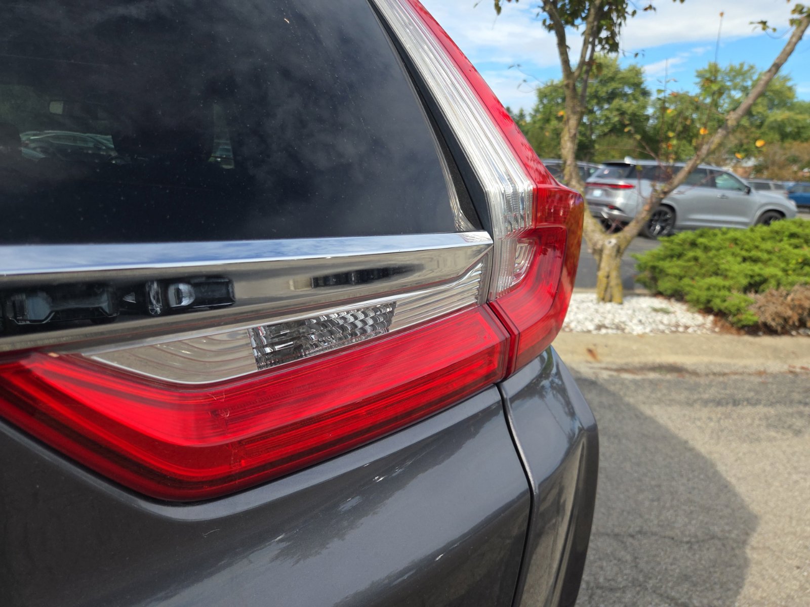 Used 2017 Honda CR-V EX-L image 10