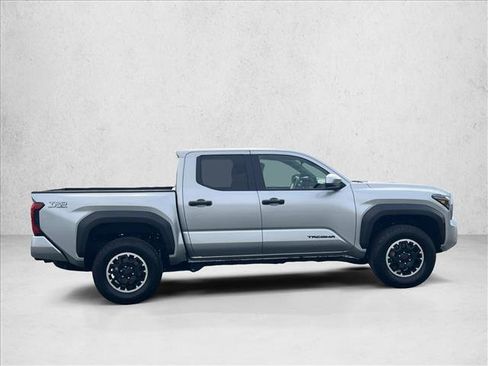 Certified 2025 Toyota Tacoma TRD Off-Road image 4