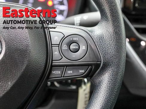 Used 2025 Toyota Corolla LE image 16