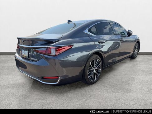 Used 2025 Lexus ES 300h w/ Premium Package FWD image 3