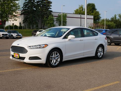 Used 2013 Ford Fusion SE FWD image 3