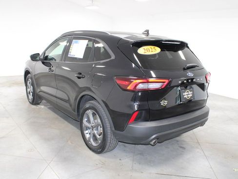 Used 2025 Ford Escape ST-Line AWD/4WD image 7